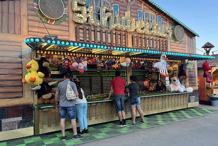 St. Hubertus Schiesstand auf dem Lohhofer Volksfest 2023 (©Foto: Martin Schmitz)